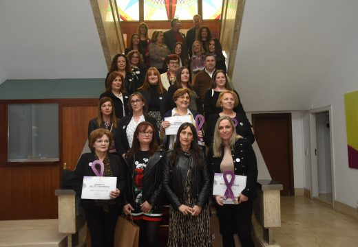 Dezasete transportistas e condutoras profesionais de Ribeira foron homenaxeadas con motivo do Día Internacional da Muller
